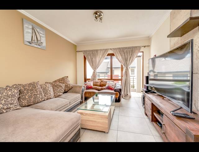 2 BEDROOM APARTMENT FOR SALE IN LONEHILL